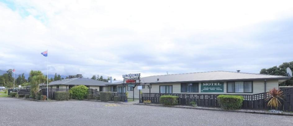 Wilderness Motel Accommodation Haast Exteriör bild