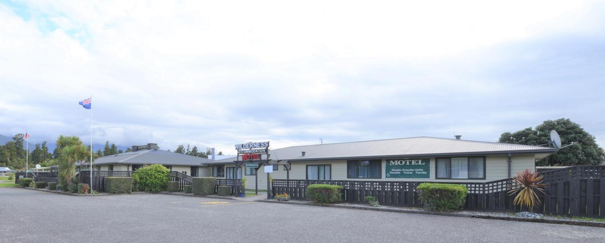 Wilderness Motel Accommodation Haast Exteriör bild